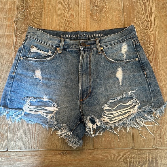 Articles Of Society Los Angeles denim distressed shorts - Picture 2 of 3